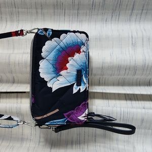 Vera Bradley crossbody cell phone purse